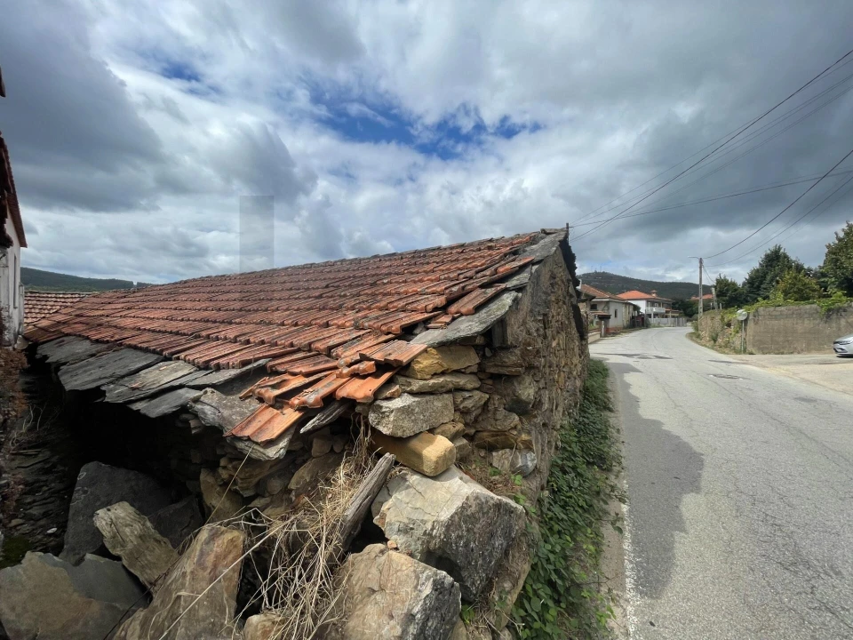 Moradia T6 para Venda em Santa Maria de Sardoura Foto 13