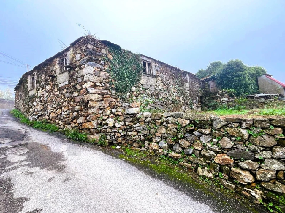 Moradia T6 para Venda em Santa Maria de Sardoura Foto 8