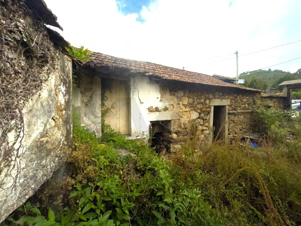 Moradia T6 para Venda em Santa Maria de Sardoura Foto 18