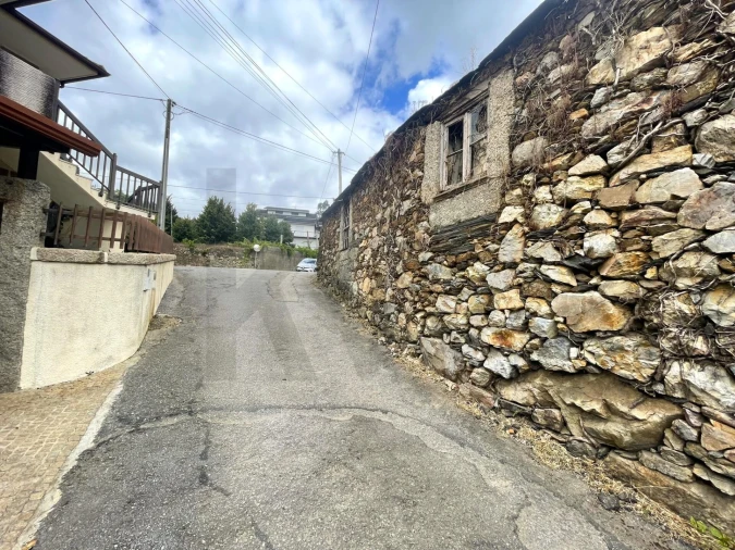 Moradia T6 para Venda em Santa Maria de Sardoura Foto 6