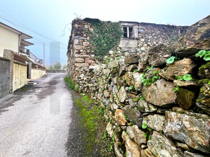 Moradia T6 para Venda em Santa Maria de Sardoura Foto 10