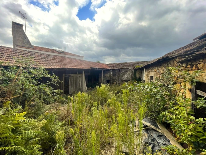 Moradia T6 para Venda em Santa Maria de Sardoura Foto 15