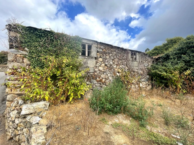 Moradia T6 para Venda em Santa Maria de Sardoura Foto 9