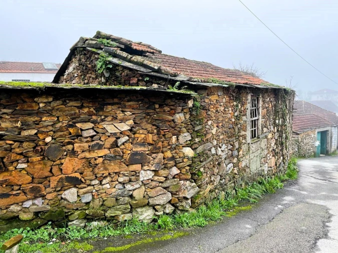 Moradia T6 para Venda em Santa Maria de Sardoura Foto 3