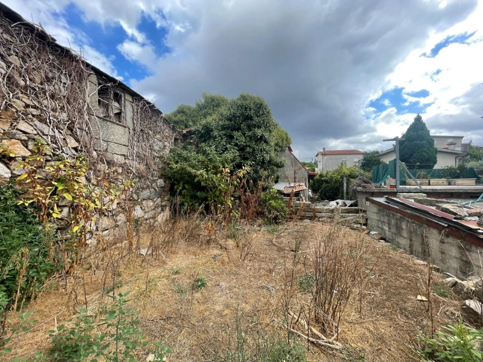 Moradia T6 para Venda em Santa Maria de Sardoura Foto 4