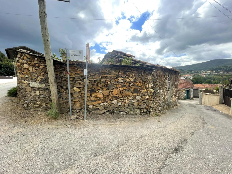 Moradia T6 para Venda em Santa Maria de Sardoura Foto 11