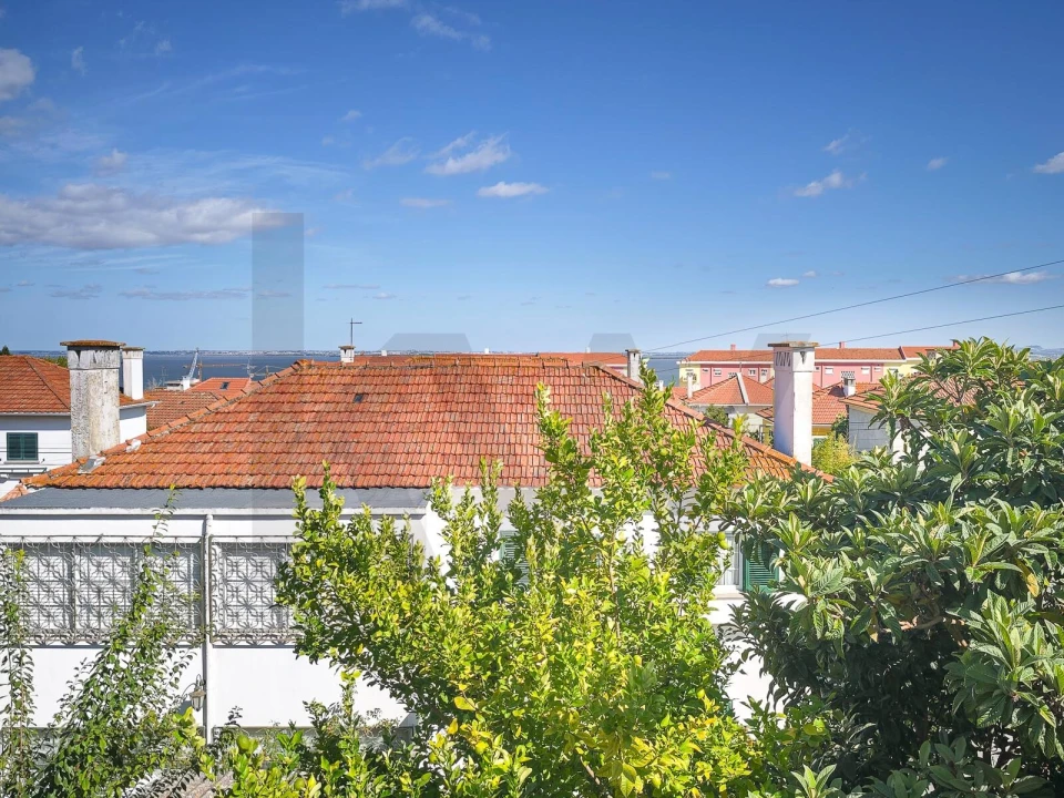 Moradia T4 para Venda em Beato Foto 16