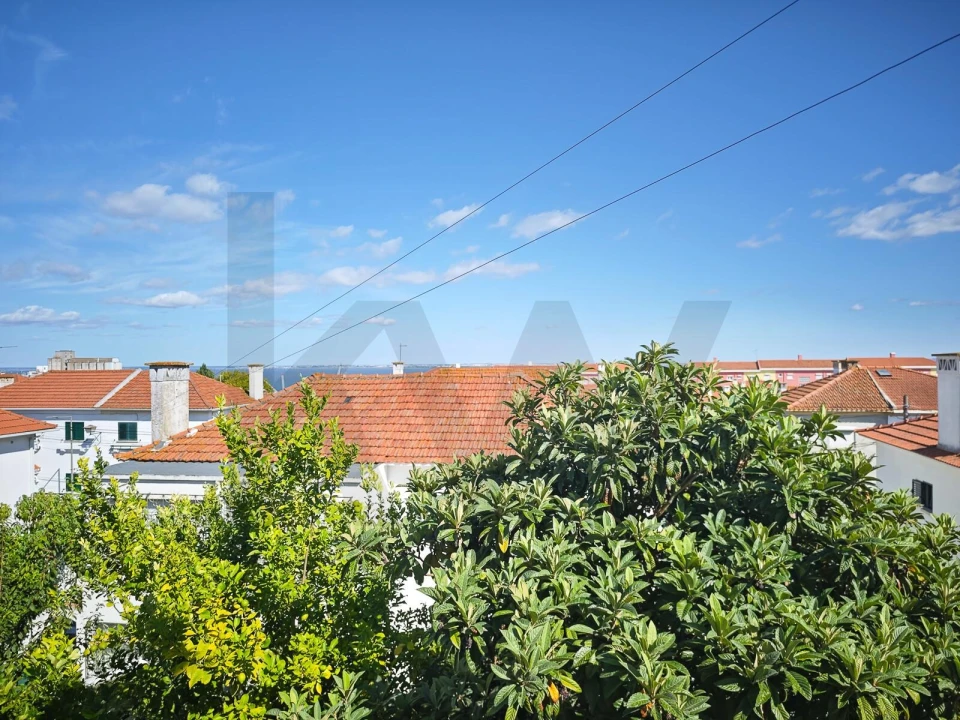 Moradia T4 para Venda em Beato Foto 9