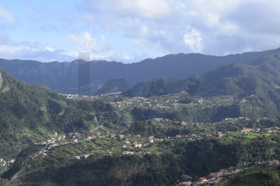 Terreno para Venda em São Roque do Faial Foto 4