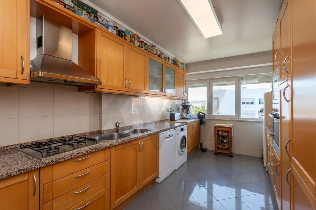 Apartamento T4 para Venda em Carnide Foto 17