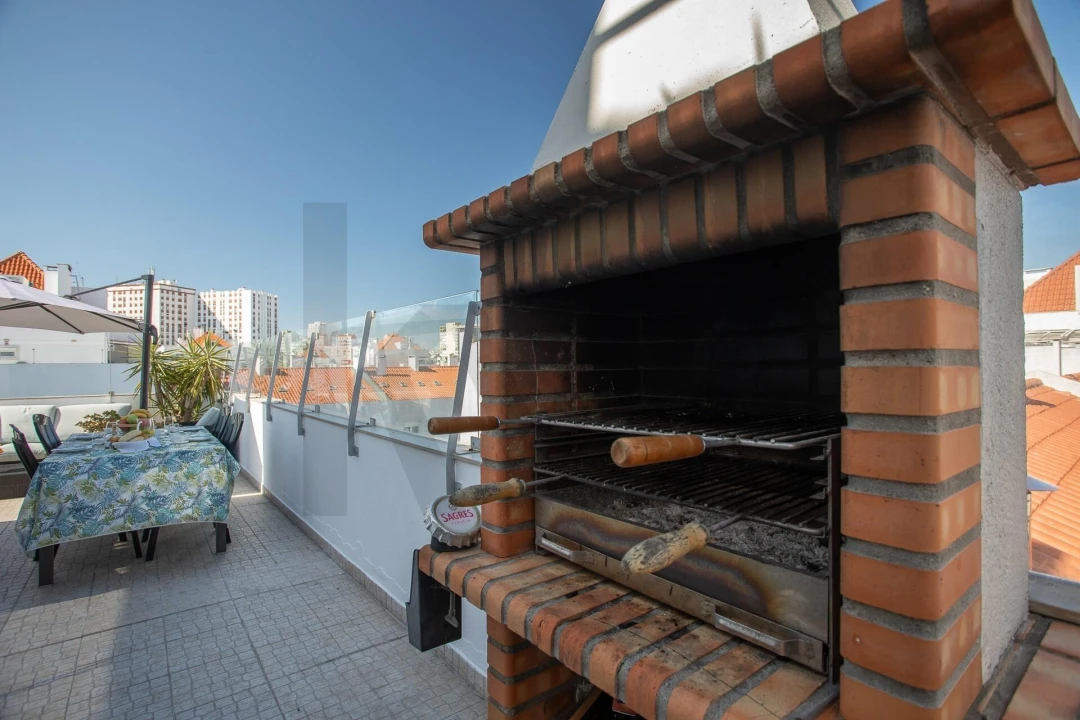 Apartamento T4 para Venda em Carnide Foto 19