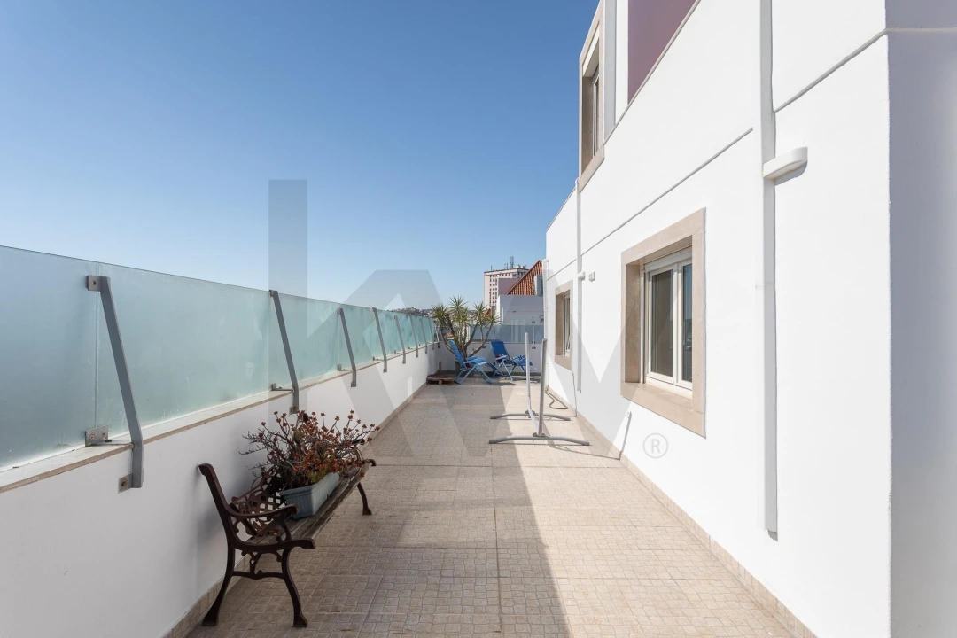 Apartamento T4 para Venda em Carnide Foto 28