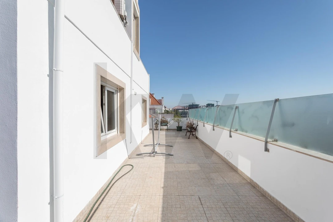 Apartamento T4 para Venda em Carnide Foto 27