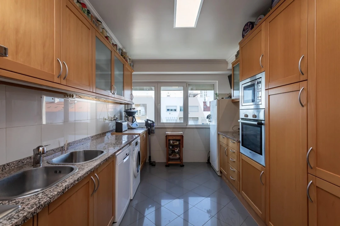 Apartamento T4 para Venda em Carnide Foto 16