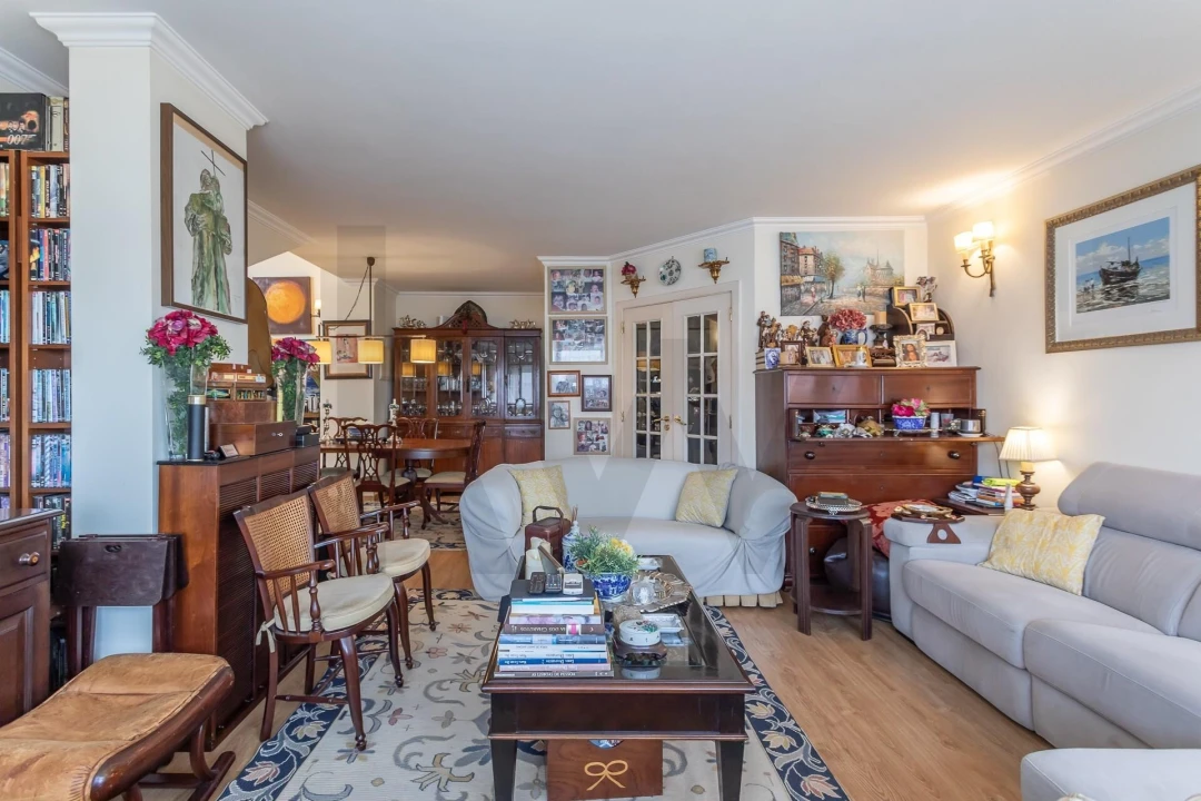 Apartamento T4 para Venda em Carnide Foto 6