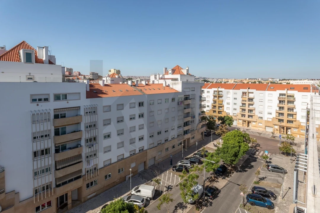 Apartamento T4 para Venda em Carnide Foto 31