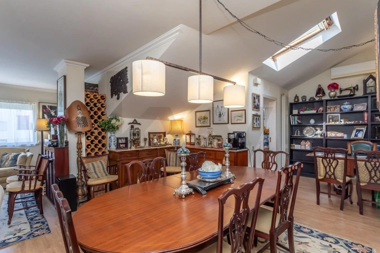 Apartamento T4 para Venda em Carnide Foto 4