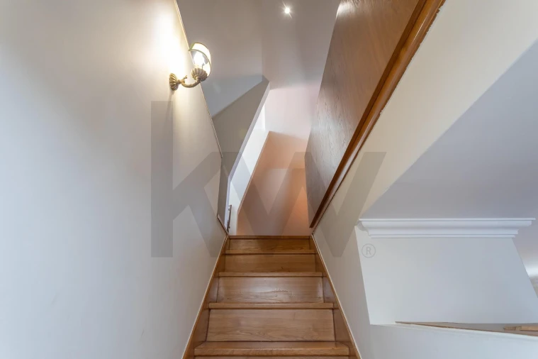 Apartamento T4 para Venda em Carnide Foto 50