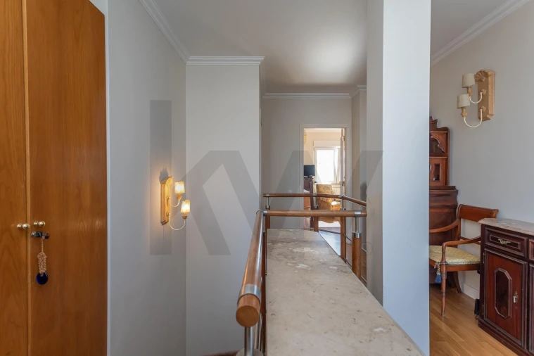 Apartamento T4 para Venda em Carnide Foto 38