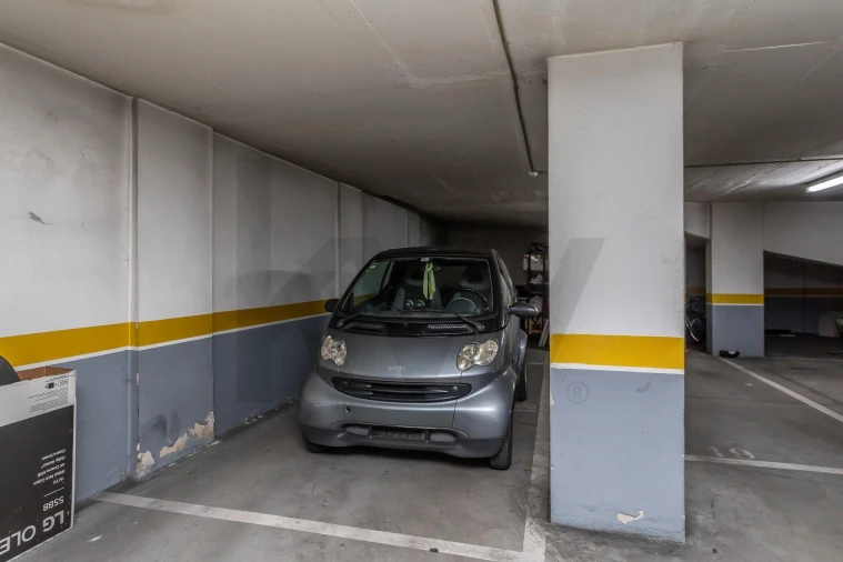 Apartamento T4 para Venda em Carnide Foto 61