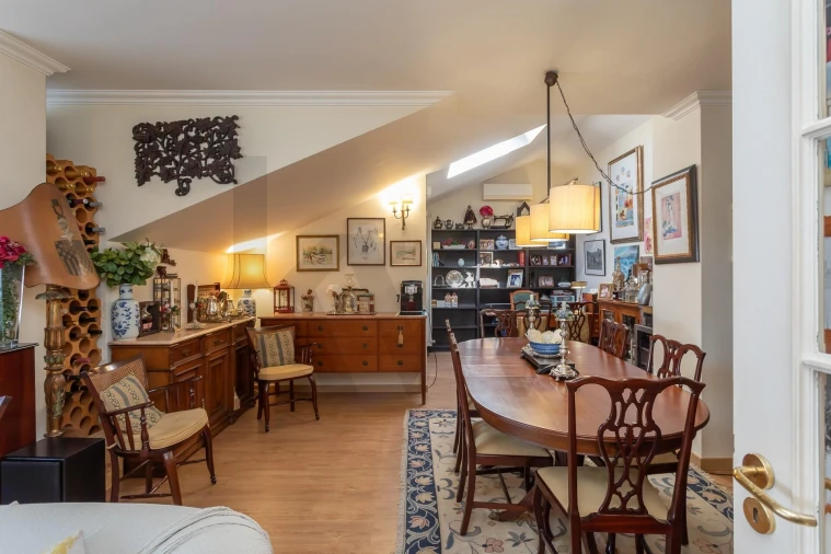 Apartamento T4 para Venda em Carnide Foto 3