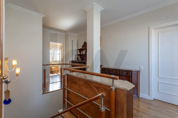 Apartamento T4 para Venda em Carnide Foto 37