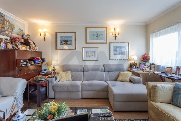 Apartamento T4 para Venda em Carnide Foto 7