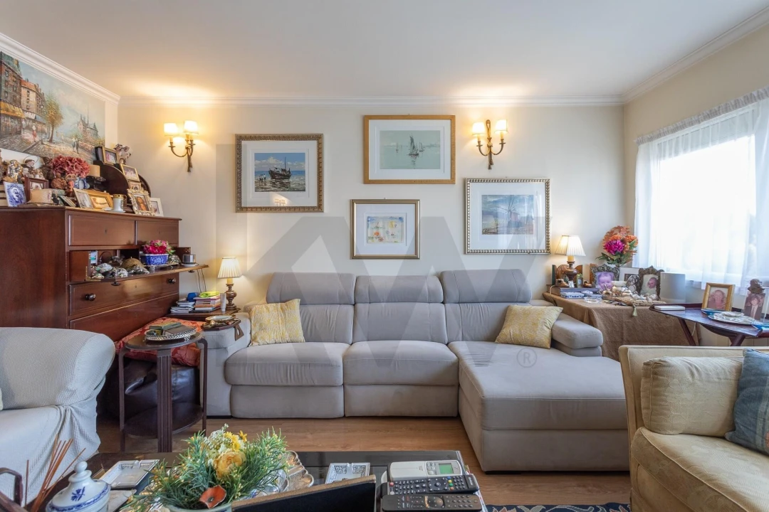 Apartamento T4 para Venda em Carnide Foto 7