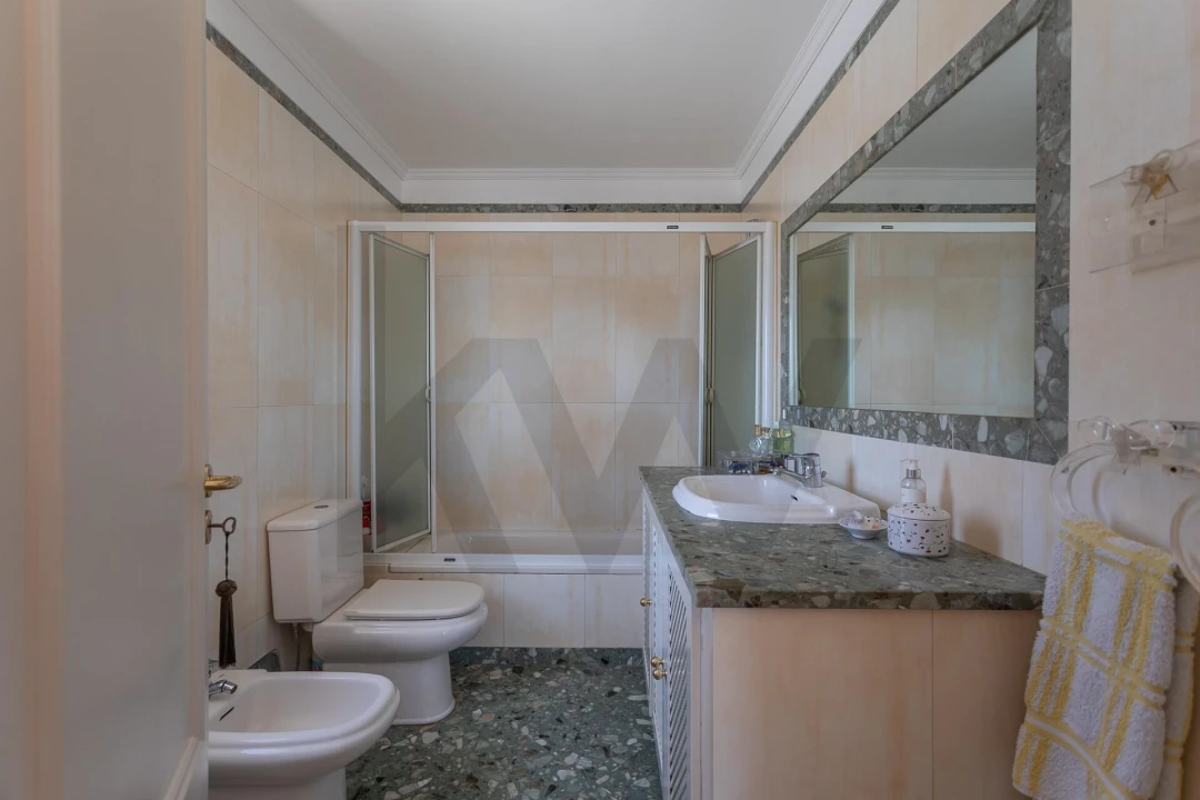 Apartamento T4 para Venda em Carnide Foto 46