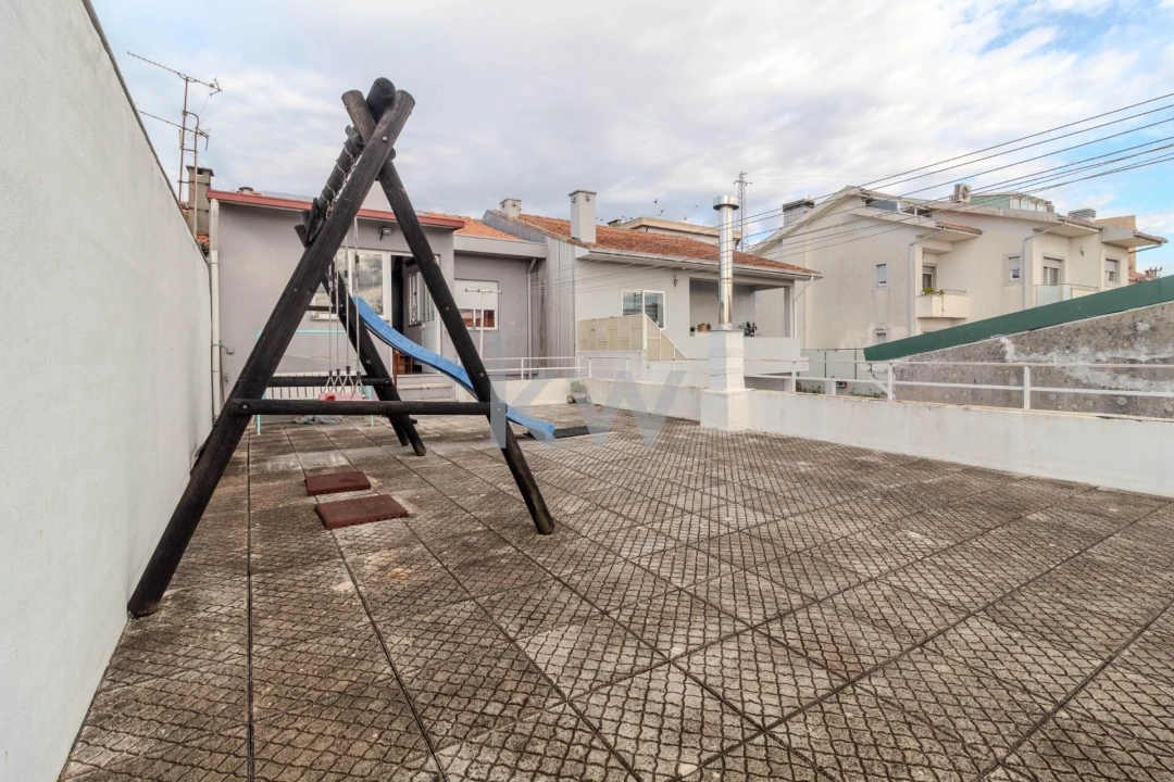 Moradia T4 para Venda em Rio Tinto Foto 40