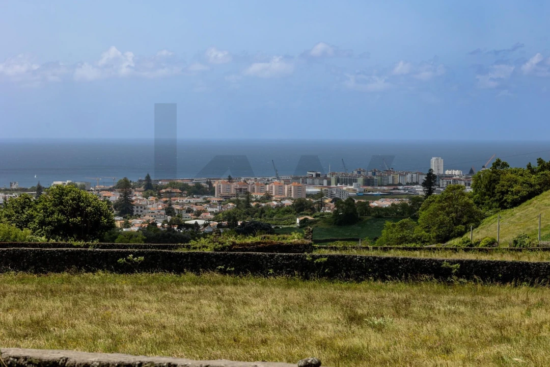 Moradia T5 para Venda em Fajã de Baixo Foto 35