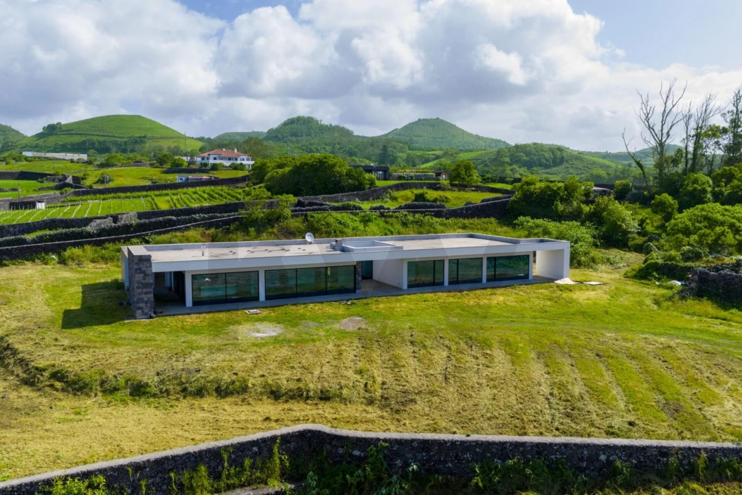 Moradia T5 para Venda em Fajã de Baixo Foto 38