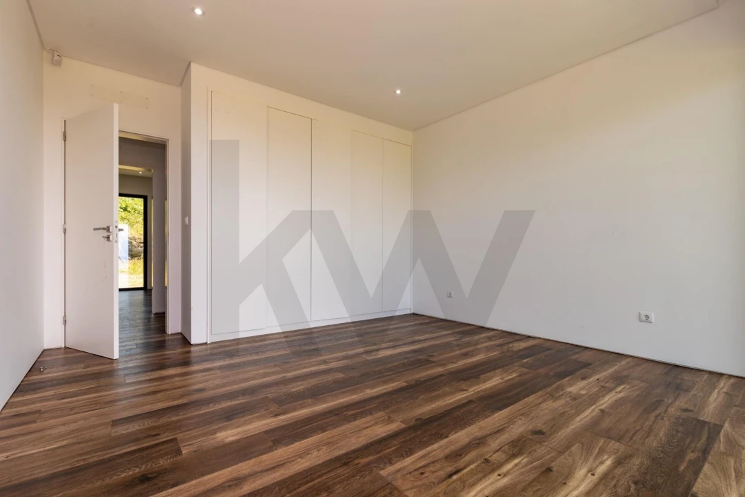 Moradia T5 para Venda em Fajã de Baixo Foto 28