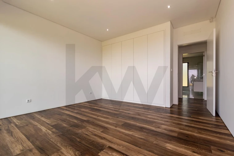 Moradia T5 para Venda em Fajã de Baixo Foto 26