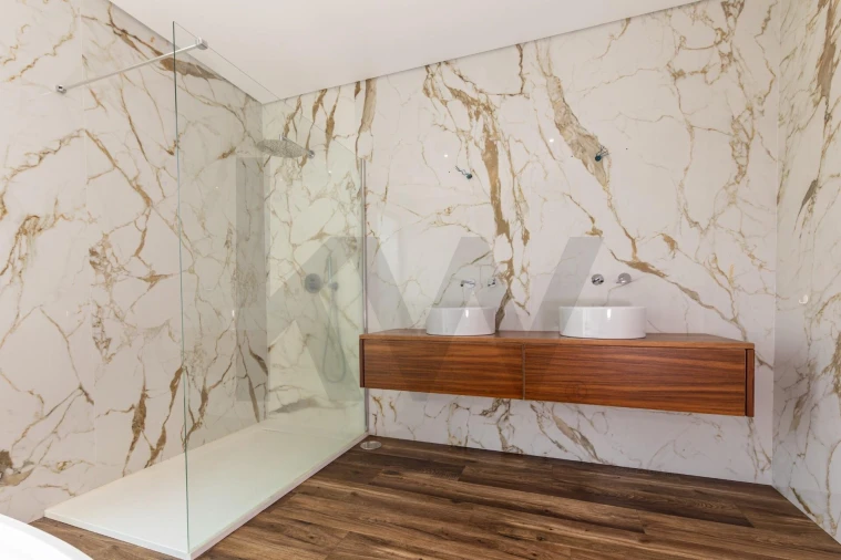 Moradia T5 para Venda em Fajã de Baixo Foto 22