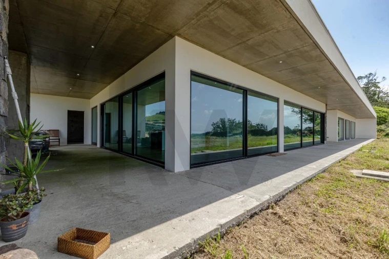 Moradia T5 para Venda em Fajã de Baixo Foto 2