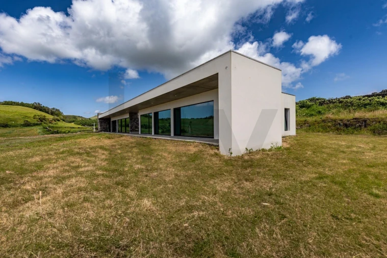 Moradia T5 para Venda em Fajã de Baixo Foto 34