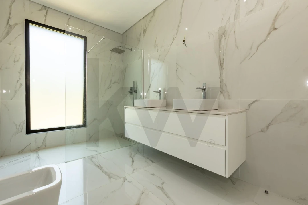 Moradia T5 para Venda em Fajã de Baixo Foto 24