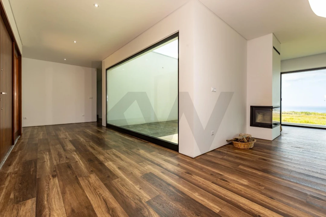 Moradia T5 para Venda em Fajã de Baixo Foto 12