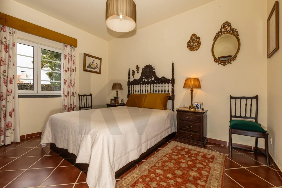 Moradia T4 para Venda em Pico da Pedra Foto 23