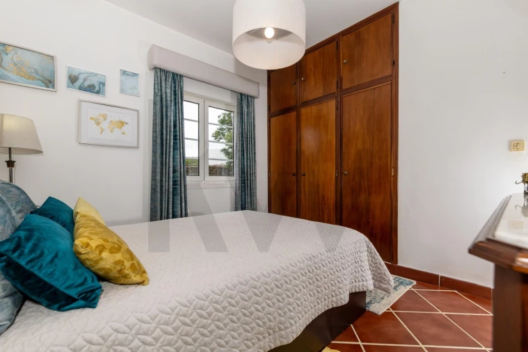 Moradia T4 para Venda em Pico da Pedra Foto 28