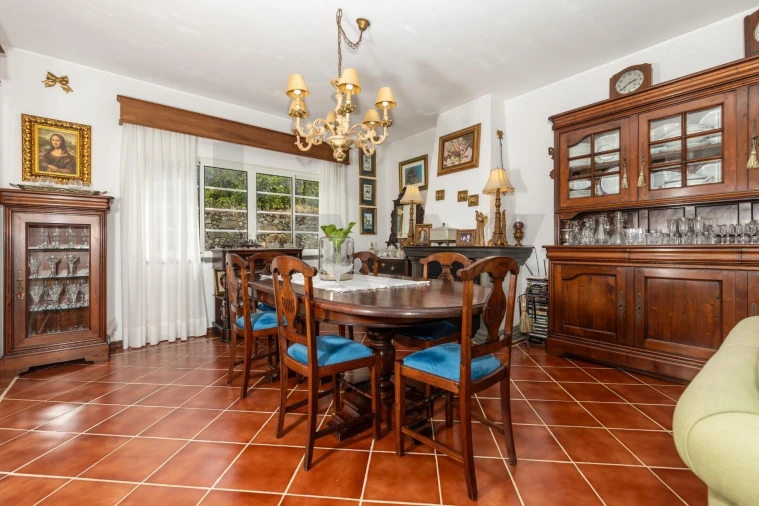 Moradia T4 para Venda em Pico da Pedra Foto 13