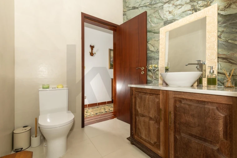 Moradia T4 para Venda em Pico da Pedra Foto 18