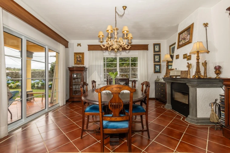 Moradia T4 para Venda em Pico da Pedra Foto 17