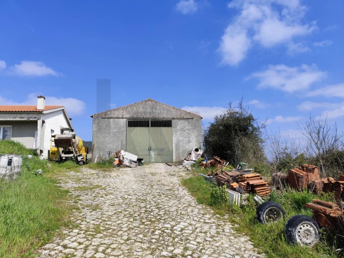 Armazém para Venda em Arrifana Foto 1