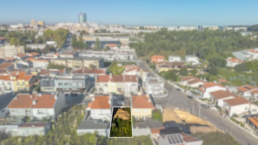 Terreno para Venda em Cidade da Maia Foto 6