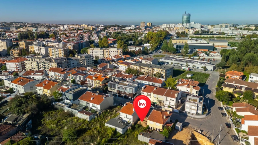 Terreno para Venda em Cidade da Maia Foto 3