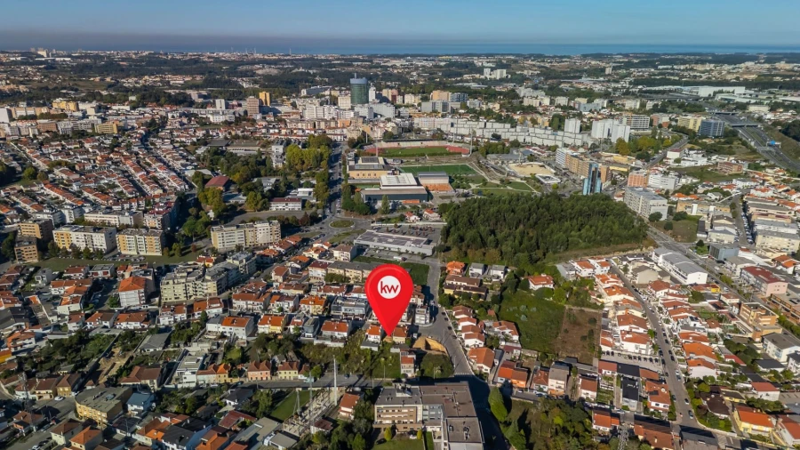 Terreno para Venda em Cidade da Maia Foto 18