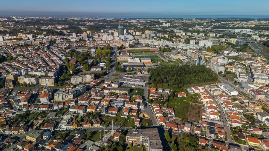 Terreno para Venda em Cidade da Maia Foto 17