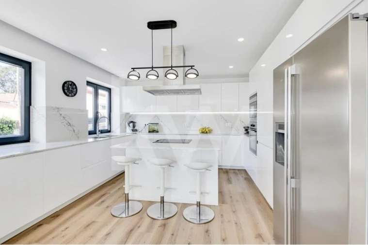 Moradia T5 para Venda em São João das Lampas e Terrugem Foto 3